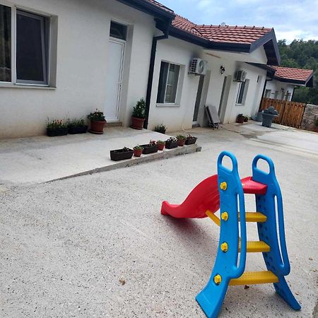 Lesnovo House Tomevski Exterior photo